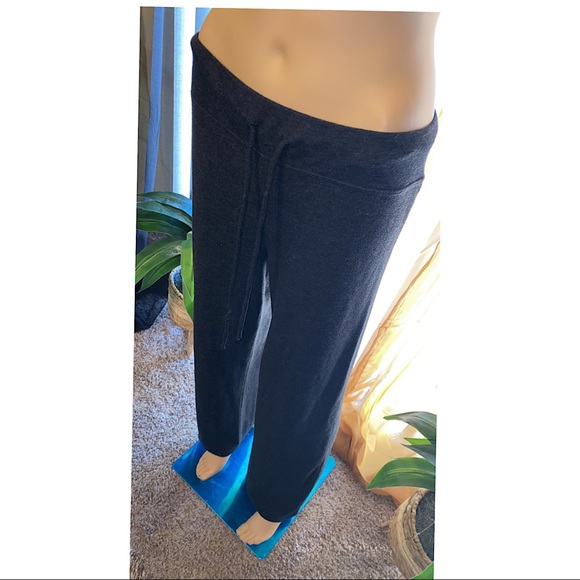 𝔽𝕖𝕝𝕚𝕟𝕒 𝕝𝕠𝕦𝕟𝕘𝕚𝕟𝕘 𝕡𝕛𝕤 ʕ•ᴥ•ʔ - Picture 2 of 2